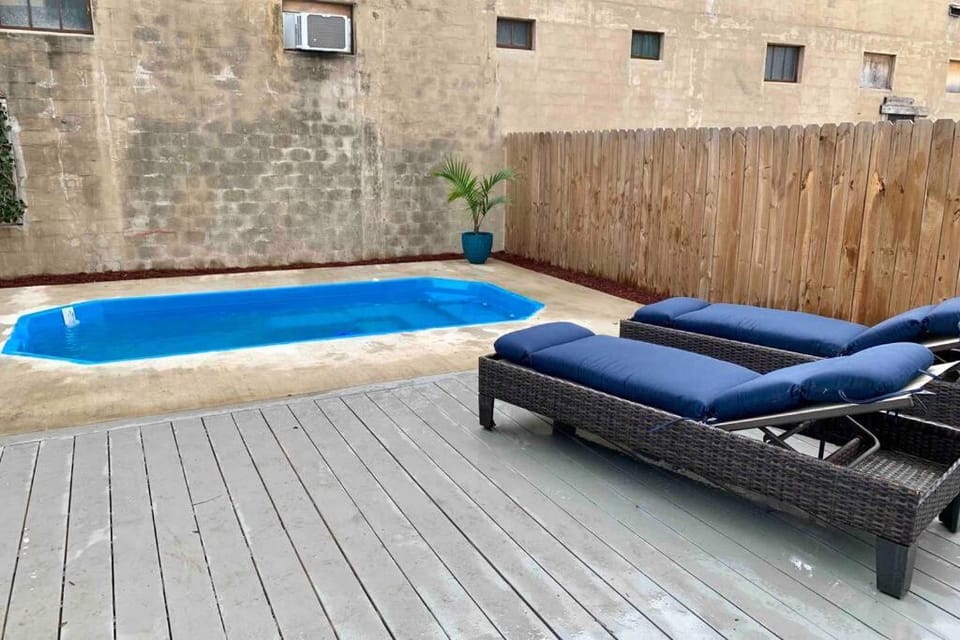 Historic home with heated Mini Pool walking distance to downtown San Antonio! House in San Antonio