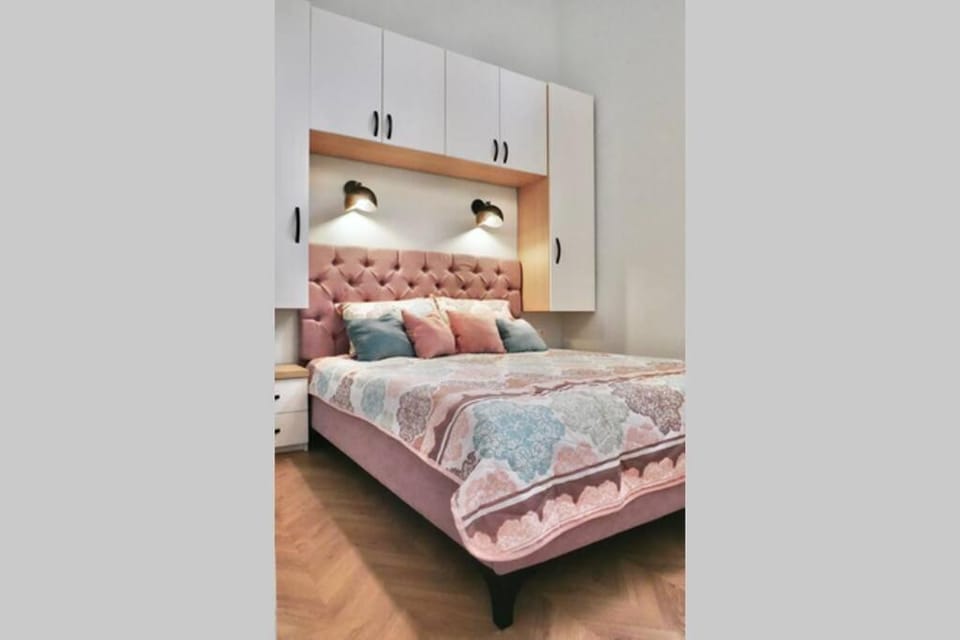 Apartament Palatul Stern Apartment in Hungary