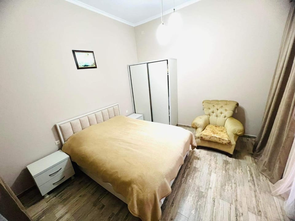 Bed, Living room, Photo of the whole room, Bedroom