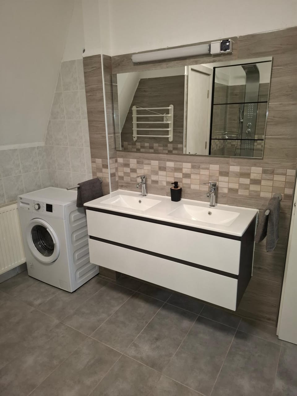 AMRI Apartman Apartment in Balatonszárszó