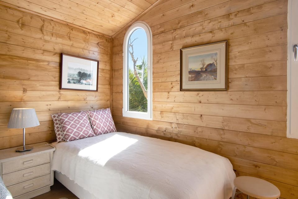 Property building, Living room, Bedroom