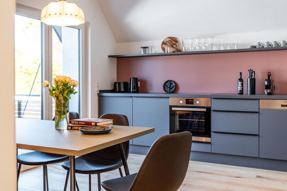 Kitchen or kitchenette, Dining area, kitchen