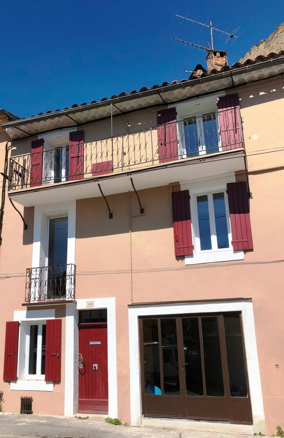 Facade/entrance