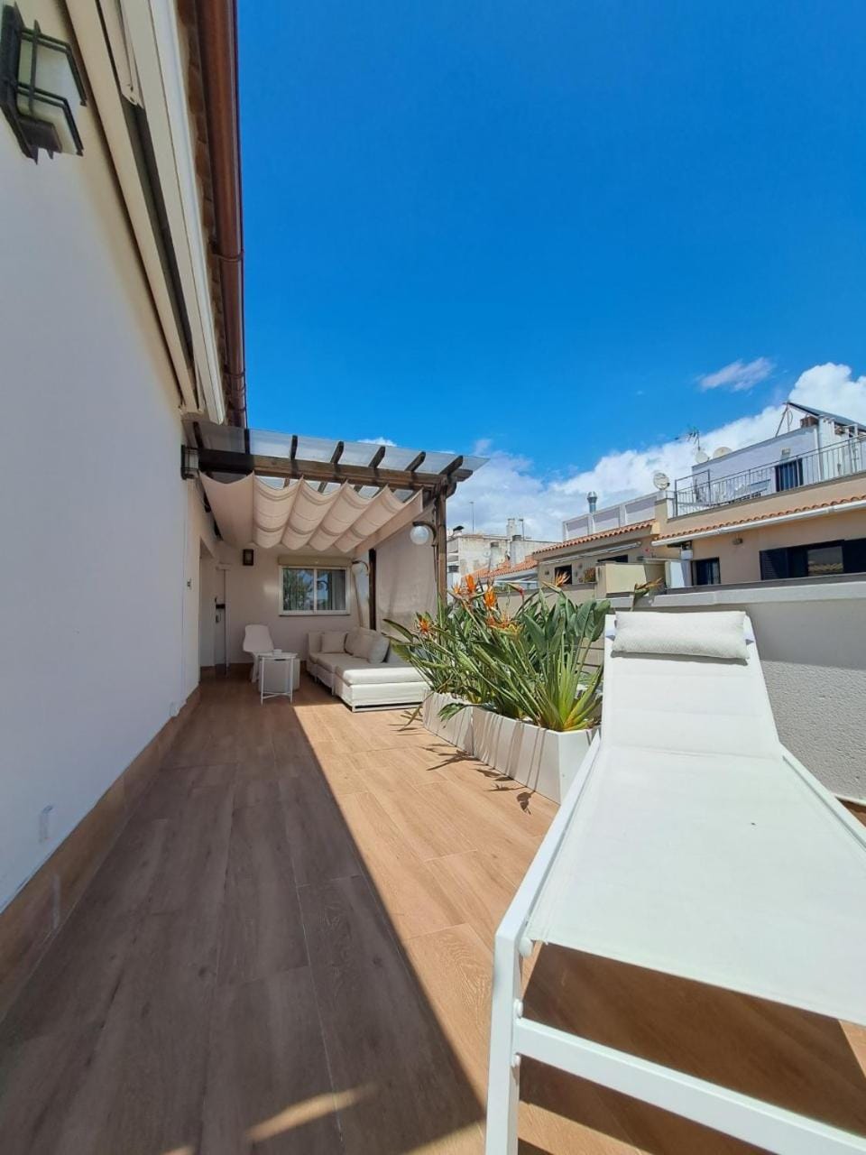 Ático esquinero muy soleado con la terraza de 50 m2 Apartment in Sitges