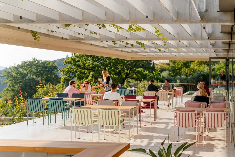 Restaurant/places to eat, Balcony/Terrace