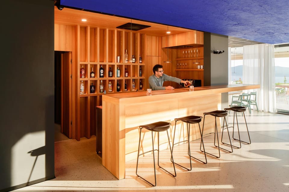 Lounge or bar, Lounge or bar