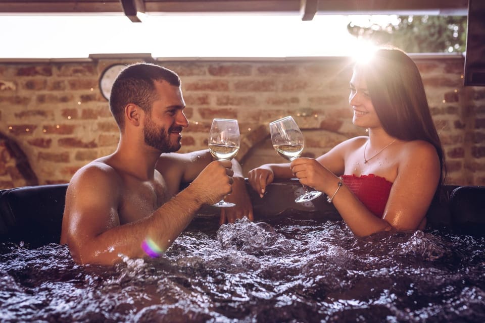 People, Hot Tub