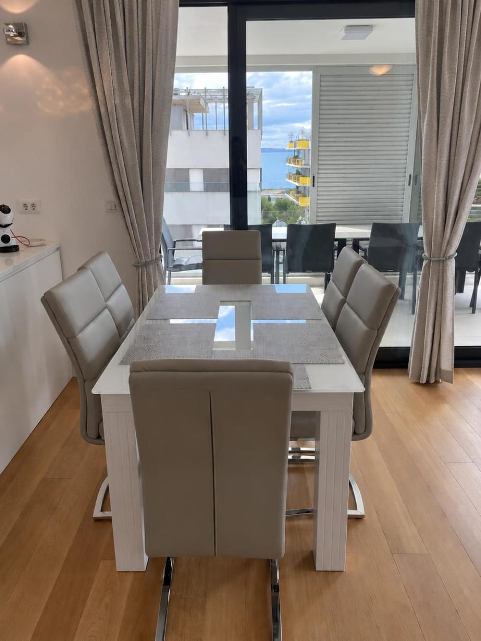 Living room, Dining area, Sea view