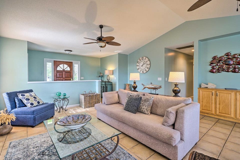 Coastal Hideaway ~ 1/2 Mi to Beach + Boardwalk! House in Carolina Beach