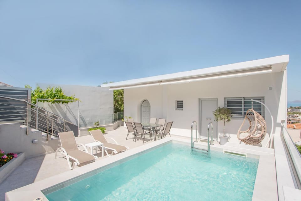 Property building, Pool view, Swimming pool