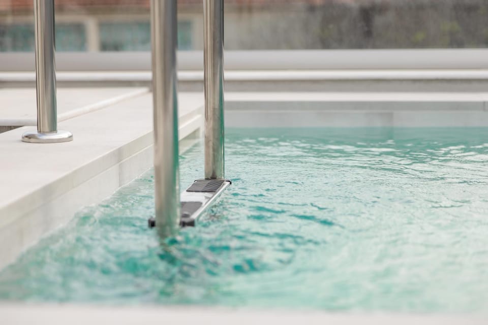 Hot Tub, Swimming pool, Swimming pool