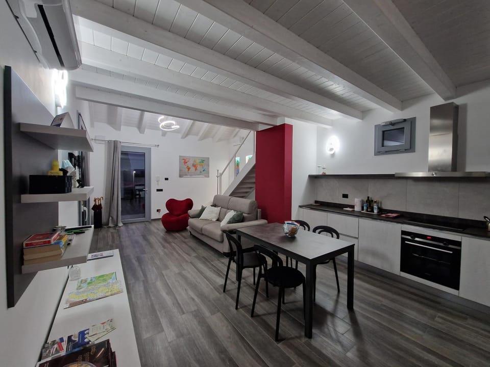 Kitchen or kitchenette, Living room