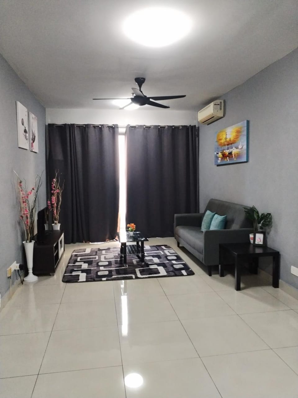 TV and multimedia, Living room, Seating area, air conditioner