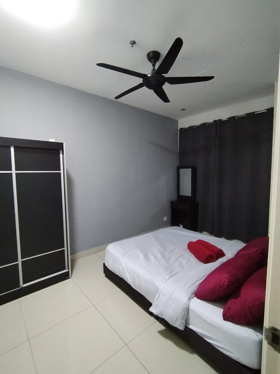 Bed, Photo of the whole room, Bedroom, air conditioner