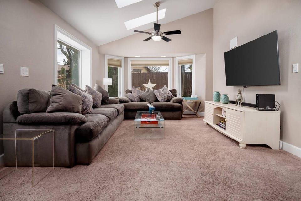 Peppertree Retreat House in Beaverton