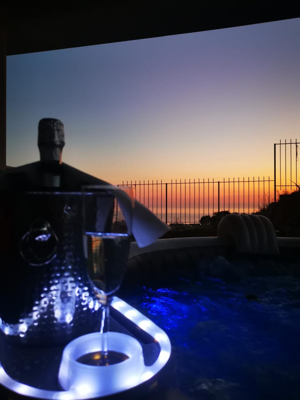 Hot Tub, View (from property/room), Spa and wellness centre/facilities, Food and drinks, Sea view, Sunset, Open Air Bath