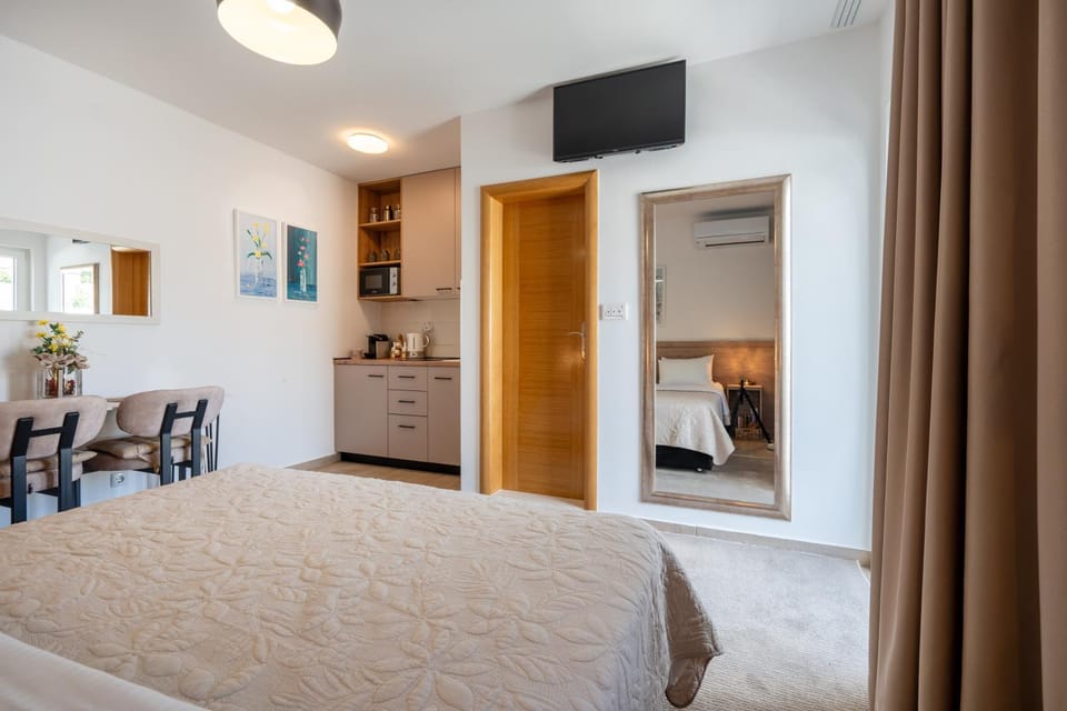 Kitchen or kitchenette, Photo of the whole room