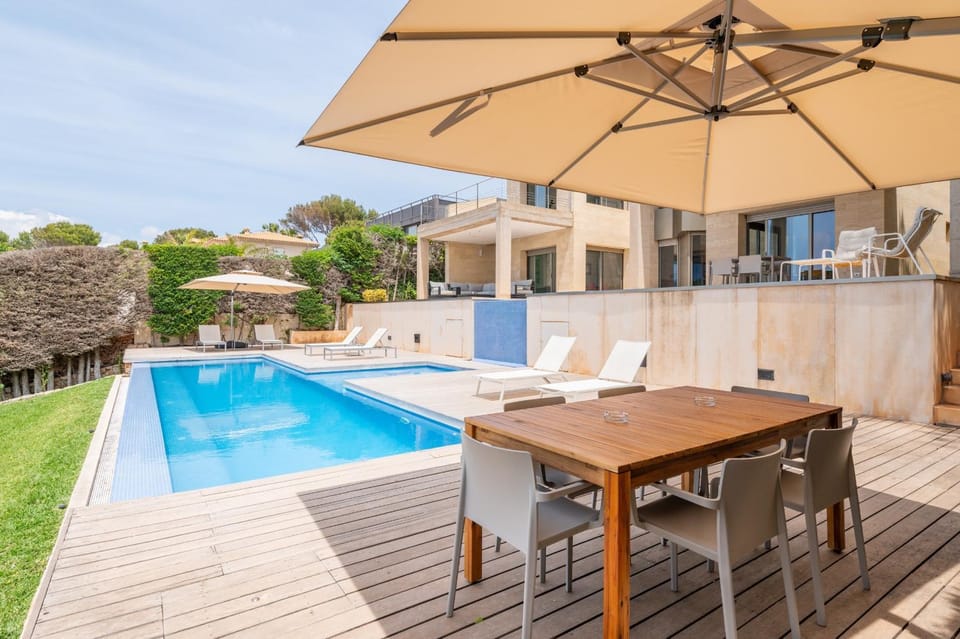 Patio, Pool view, Swimming pool