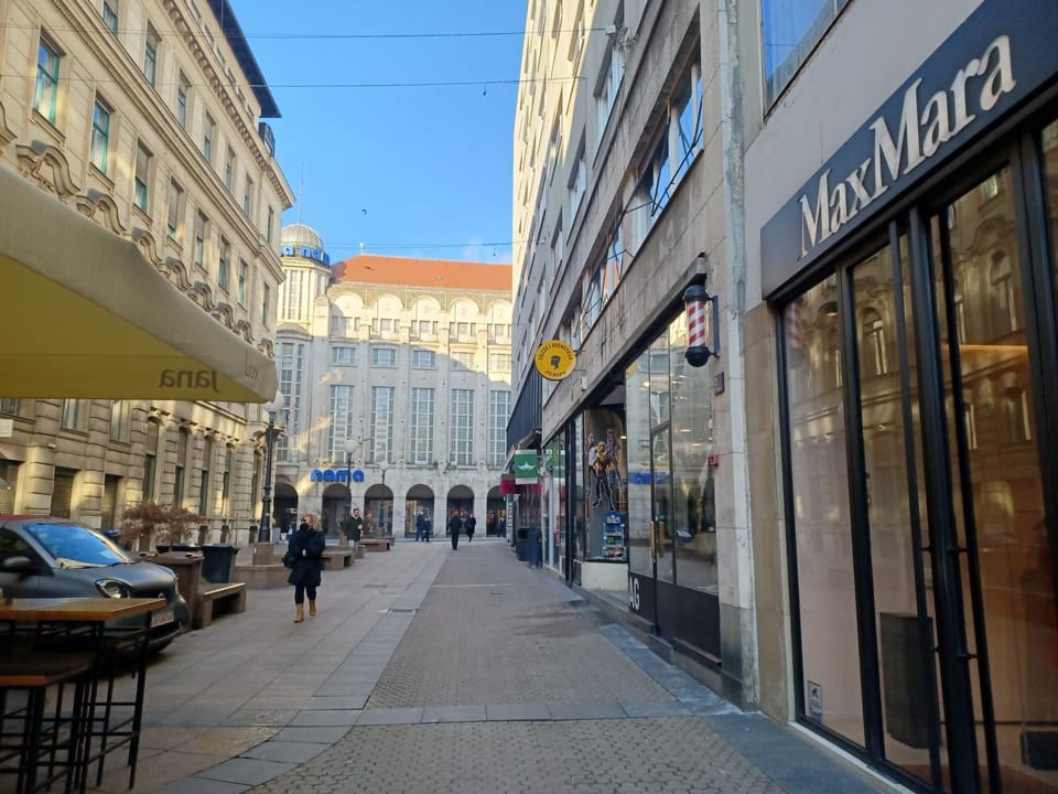 Property building, Facade/entrance