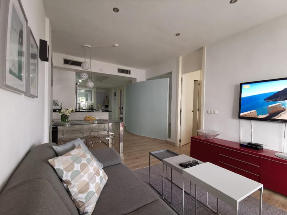 Communal lounge/ TV room, TV and multimedia, Kitchen or kitchenette, Living room, Seating area, Dining area, Evening entertainment