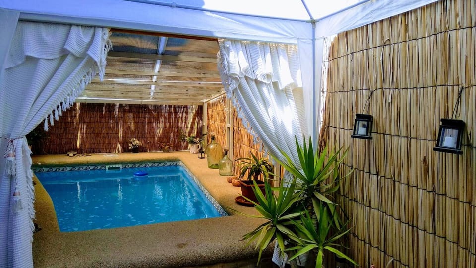 Swimming pool, Swimming pool