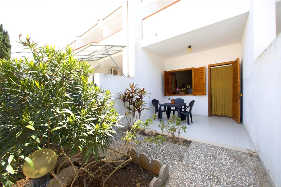 Patio, Facade/entrance