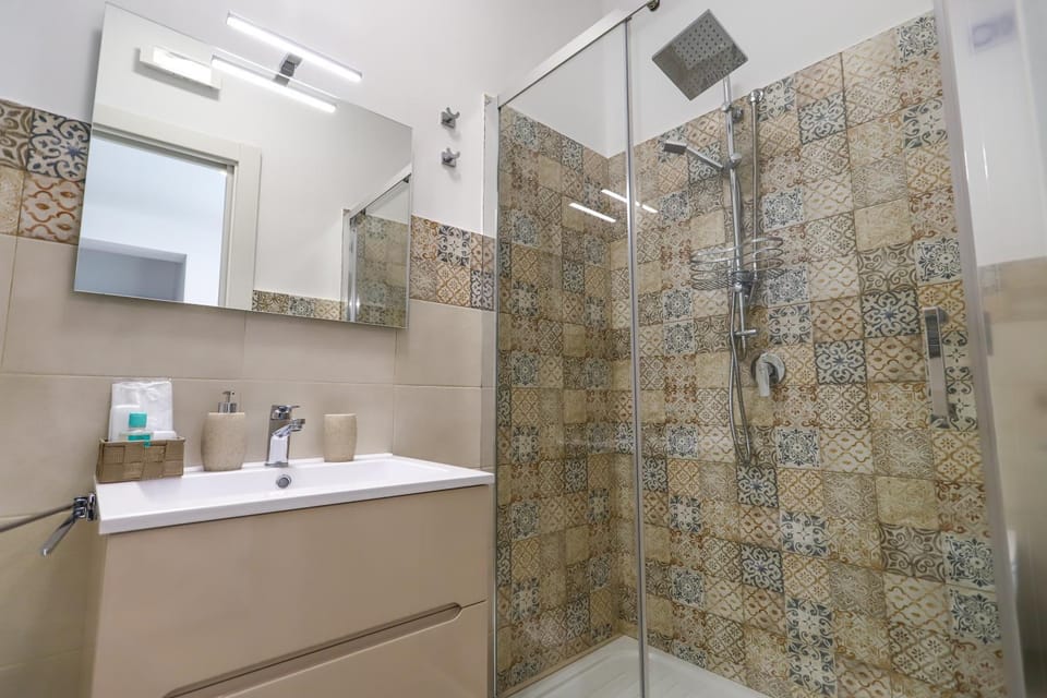 Shower, Bathroom
