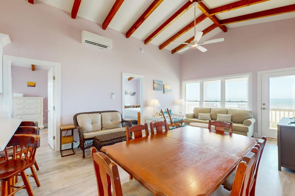 HB21 Austin Cottage House in Holden Beach