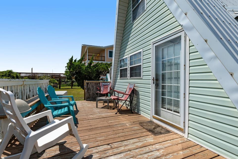 HB17 Anchor's Holding House in Holden Beach