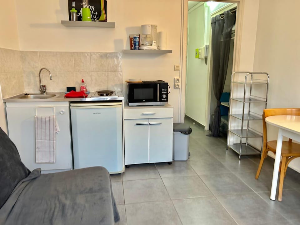 Studio proche centre, gare et écoles Apartment in Valence