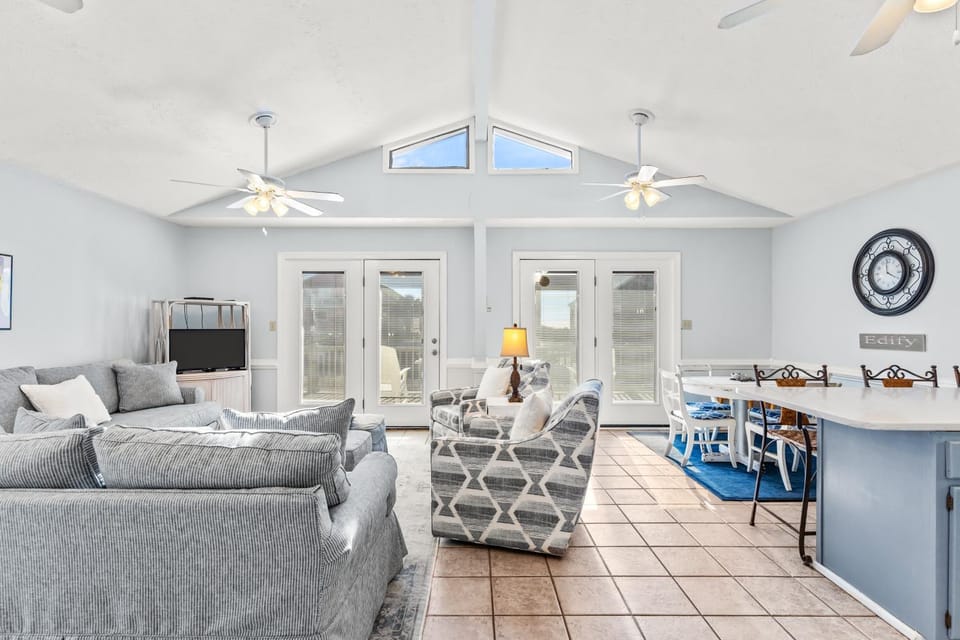 HB81 Edify Beach House House in Holden Beach