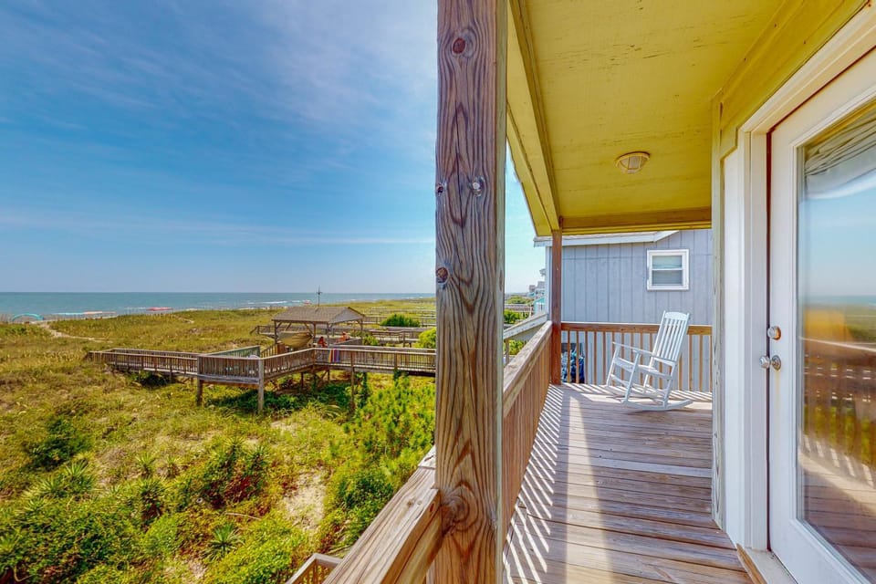 HB165 Sea Odyssey House in Holden Beach