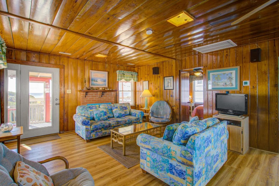 HB89 Harley's Better Half House in Holden Beach