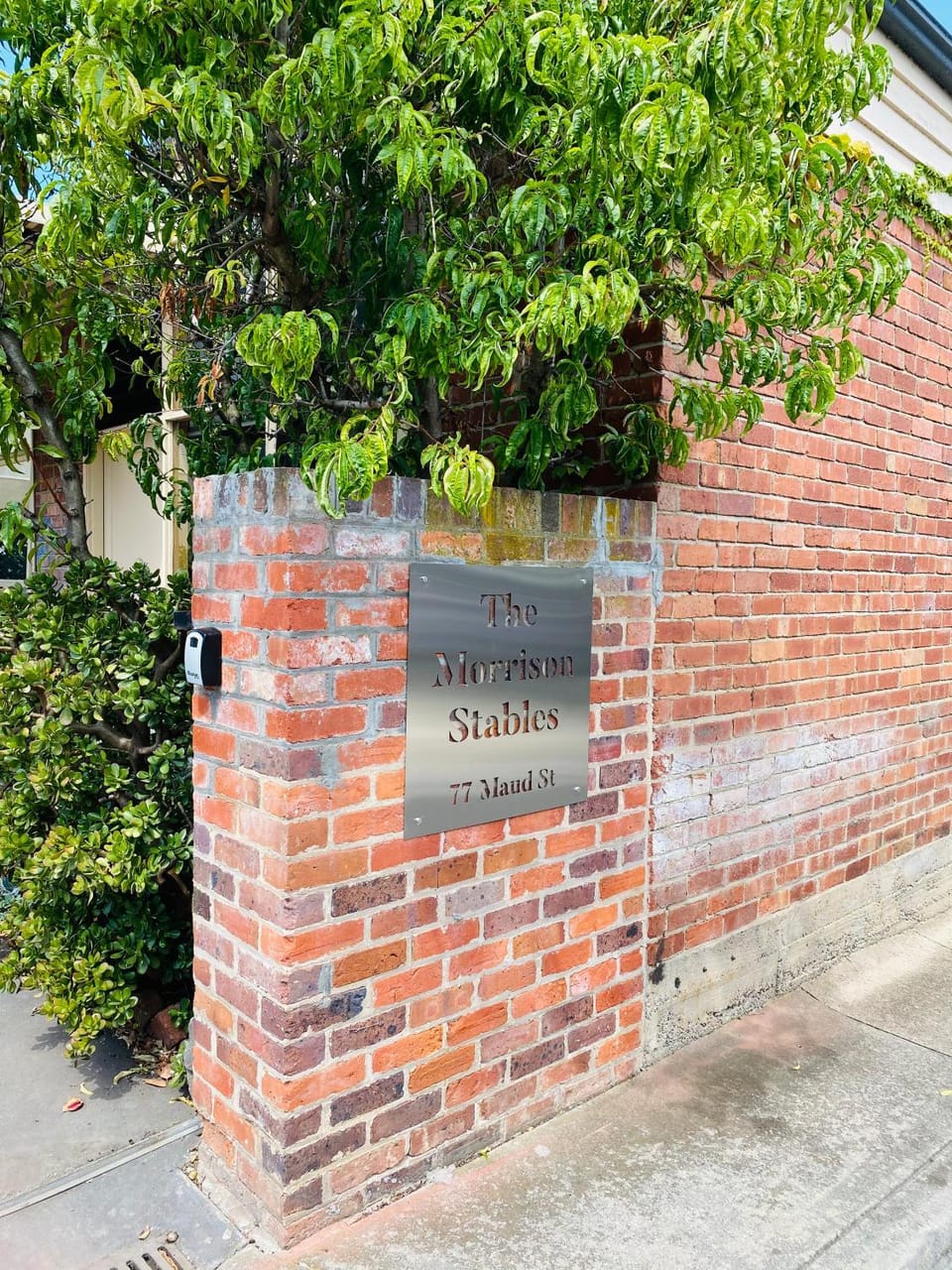 Facade/entrance