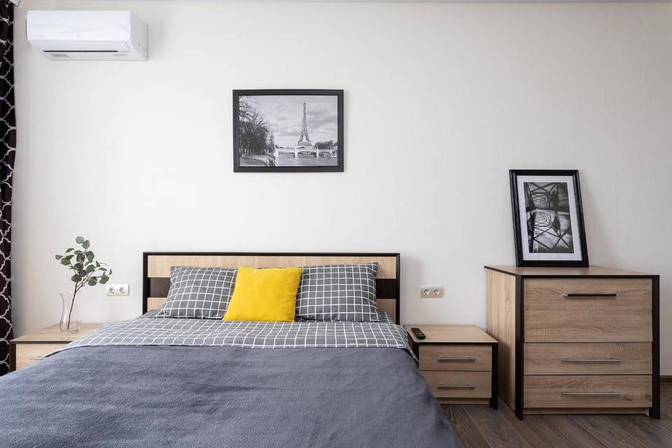 Bed, Photo of the whole room, Bedroom, air conditioner