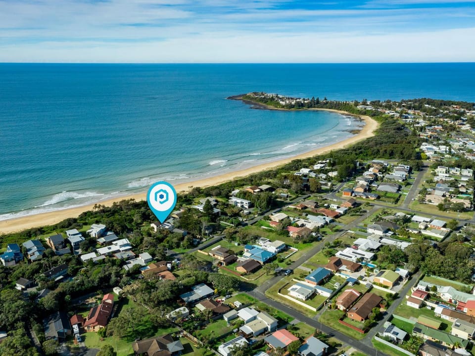 Surfspray I Pet Friendly I Absolute Beachfront House in Culburra Beach