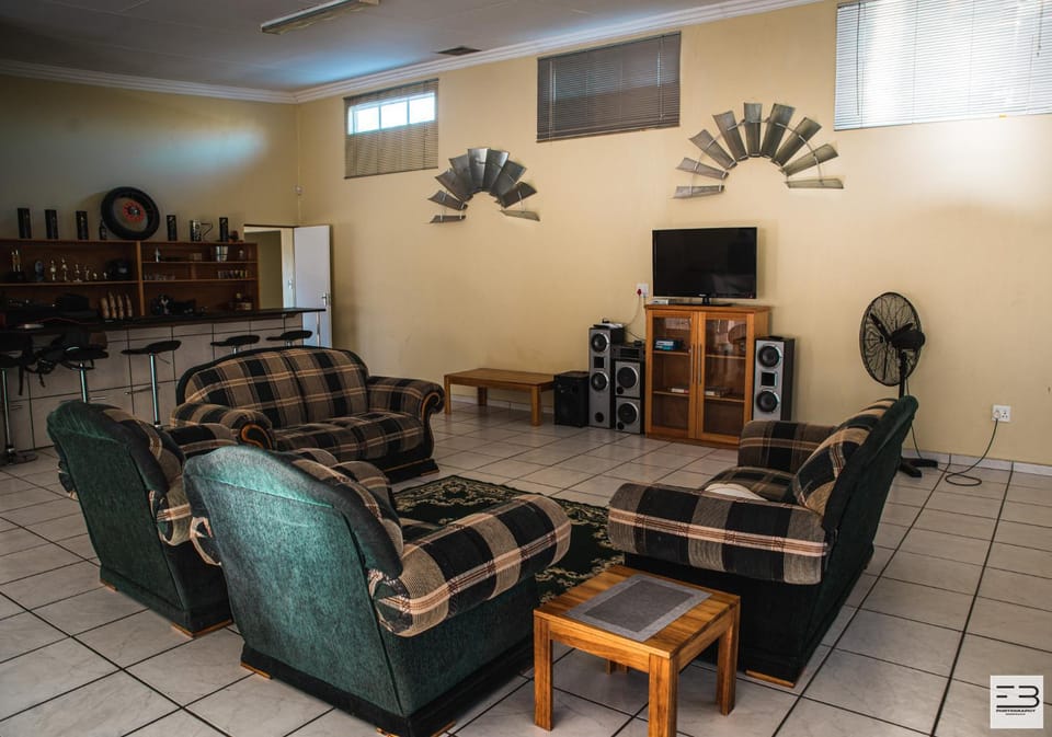 Communal lounge/ TV room, Communal lounge/ TV room, TV and multimedia, Living room