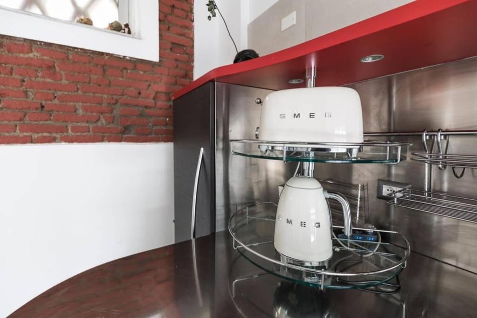 Unique 4 Storey House on Naviglio 4Bd, 4Bt Apartment in Milan