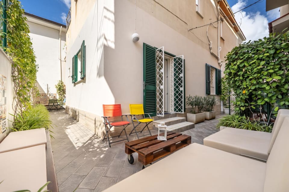 Patio, Living room, Inner courtyard view