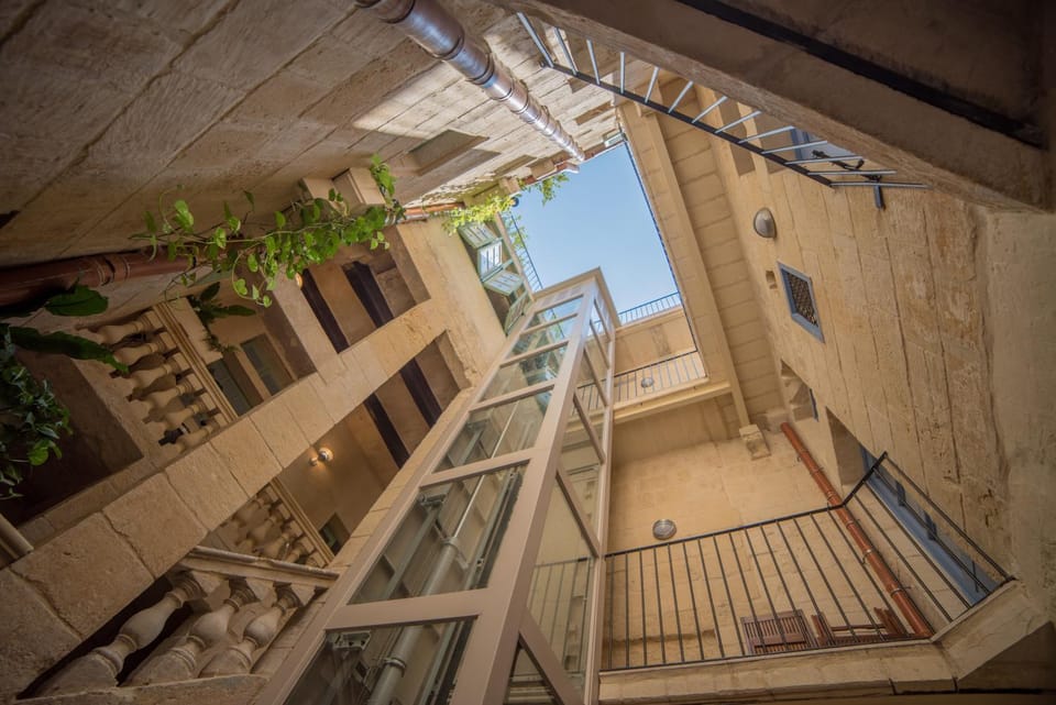 Property building, Day, View (from property/room), Balcony/Terrace