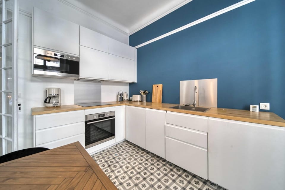 Kitchen or kitchenette, Communal kitchen