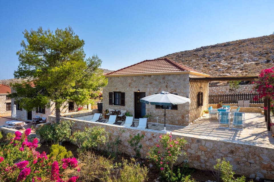 Patio, Spring, Natural landscape, Garden, Dining area, Garden view, sunbed