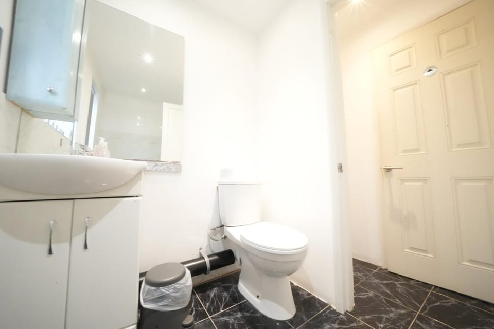 Toilet, Bathroom