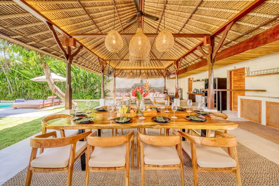 Villa Toscana - 7 BDR Luxury Villa with private pool Villa in North Kuta