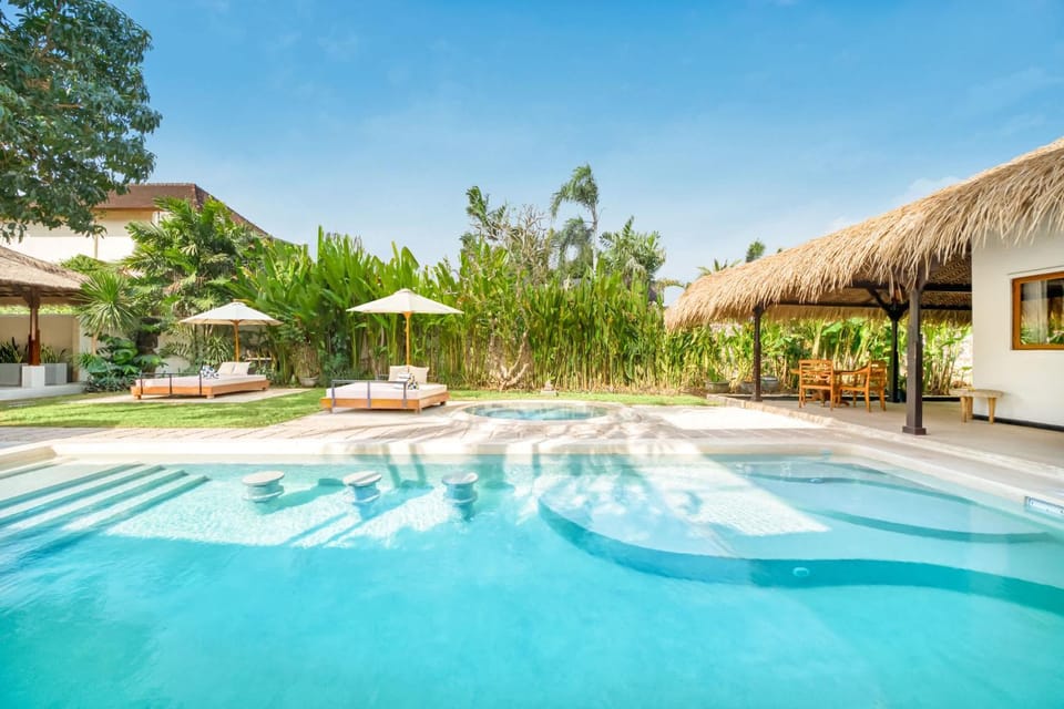 Villa Toscana - 7 BDR Luxury Villa with private pool Villa in North Kuta