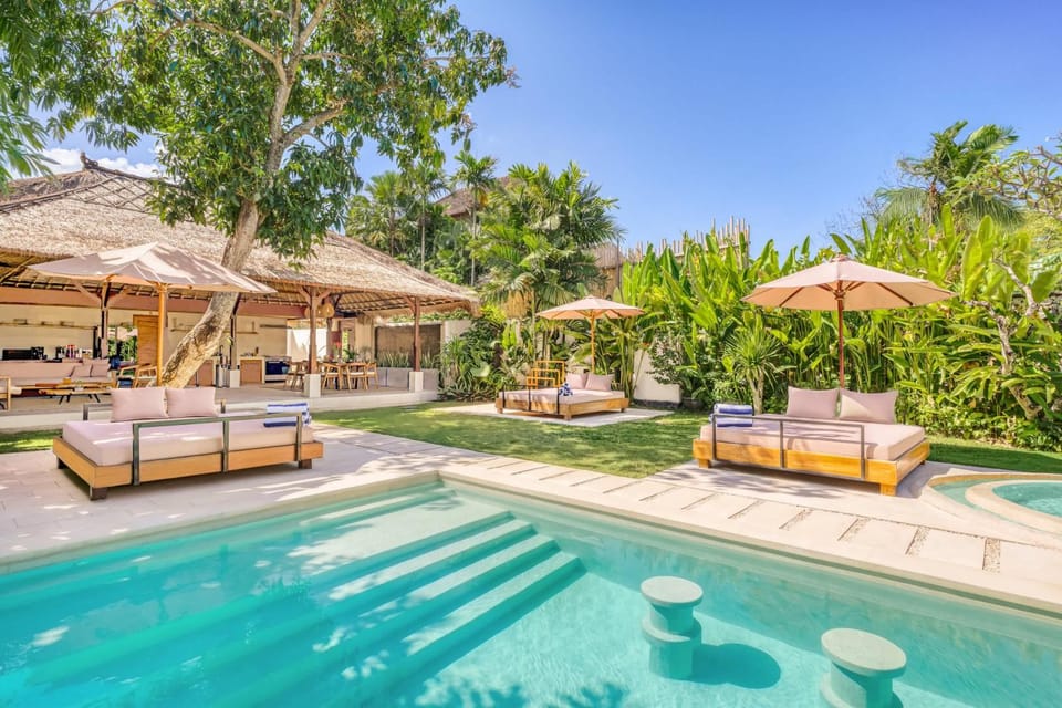 Villa Toscana - 7 BDR Luxury Villa with private pool Villa in North Kuta