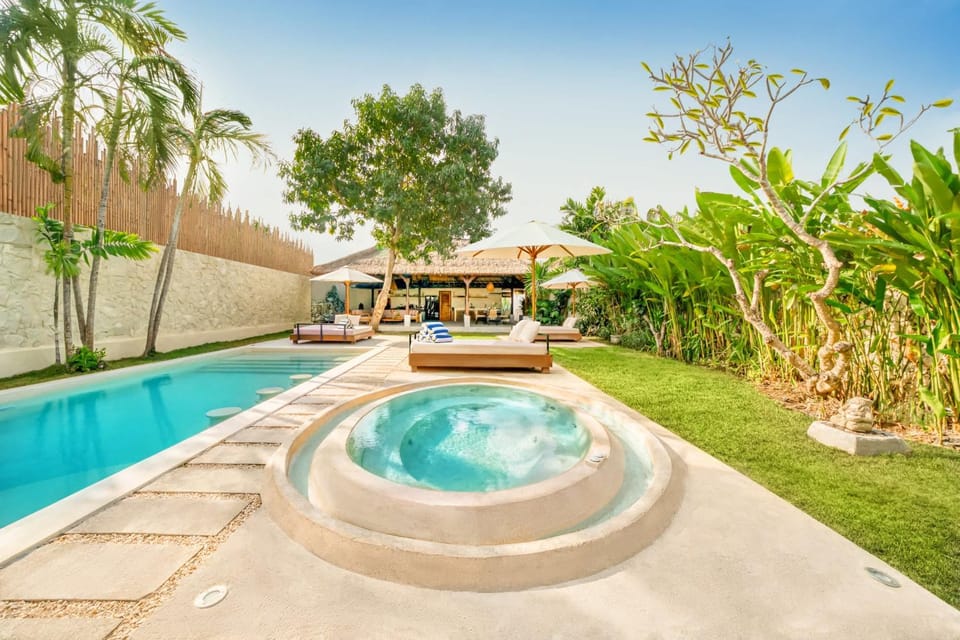 Villa Toscana - 7 BDR Luxury Villa with private pool Villa in North Kuta