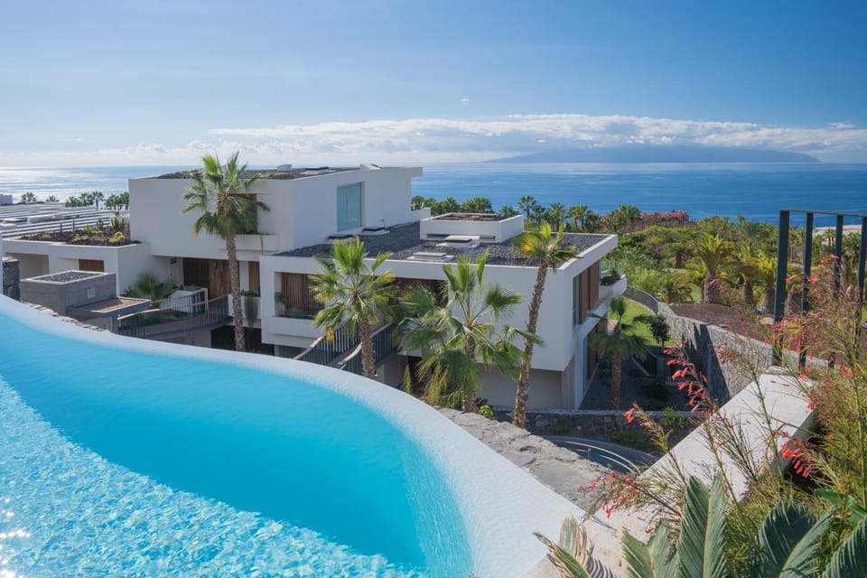 Property building, Day, View (from property/room), Pool view, Sea view, Swimming pool