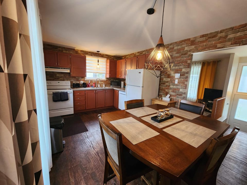 Maison St-Raymond Duplex Apartment in Matane