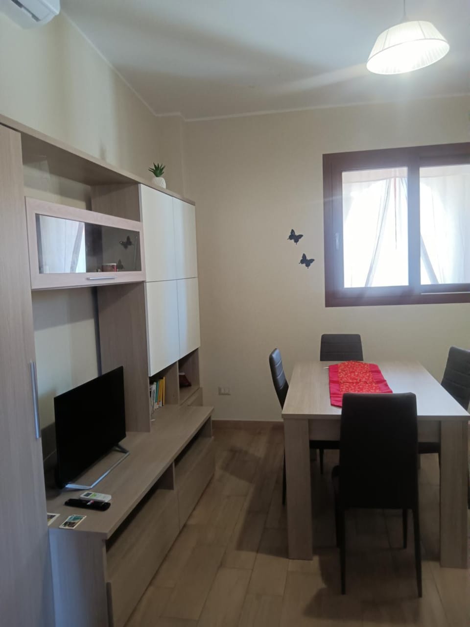 TV and multimedia, Living room, Dining area